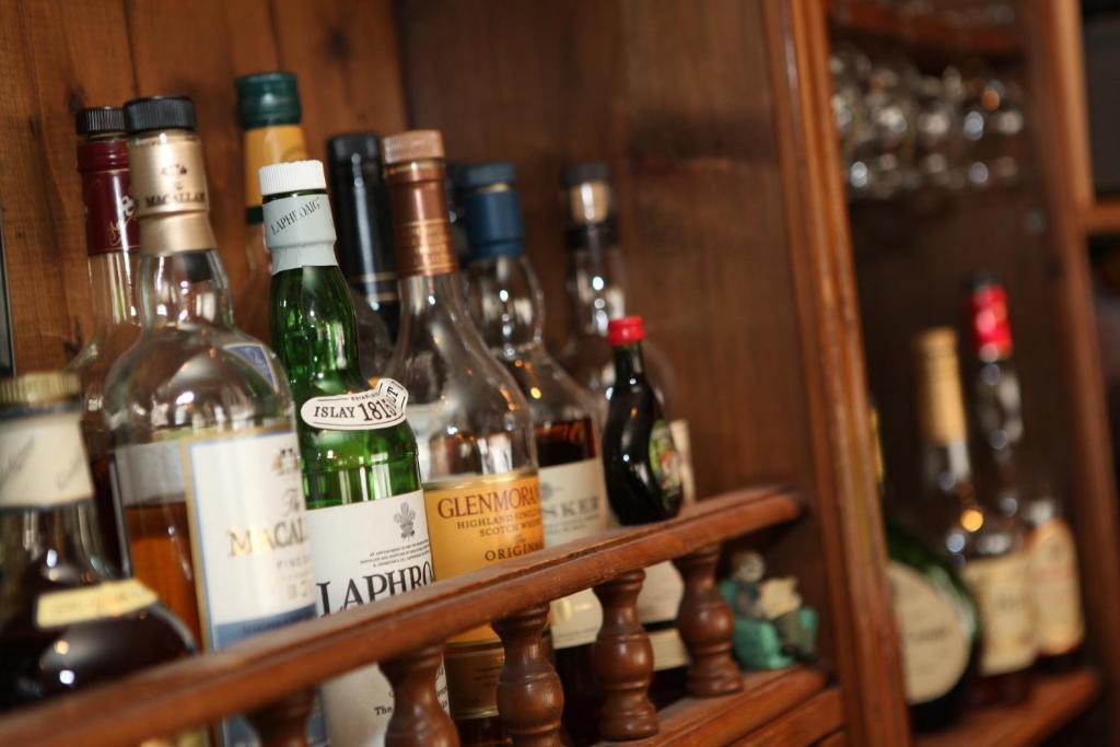 Hotel Restaurant De Hoogt Maasdam Eksteriør billede