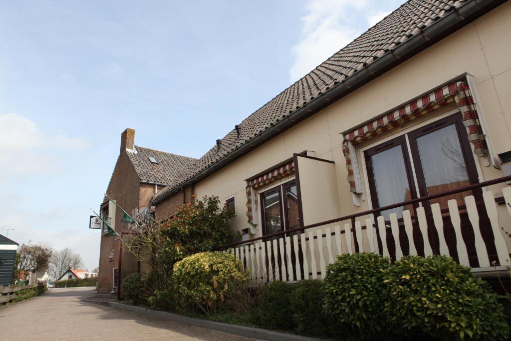 Hotel Restaurant De Hoogt Maasdam Eksteriør billede