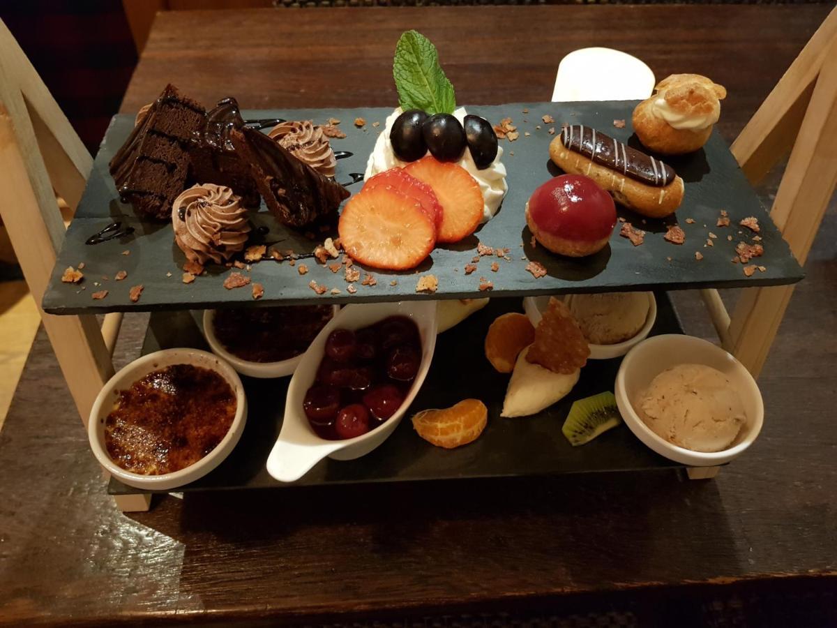 Hotel Restaurant De Hoogt Maasdam Eksteriør billede